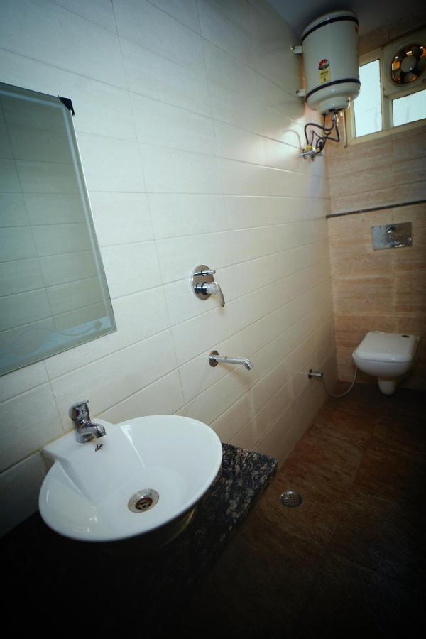 Hotel Delhi Darshan Deluxe-By Rsl Hospitality Yeni Delhi Dış mekan fotoğraf